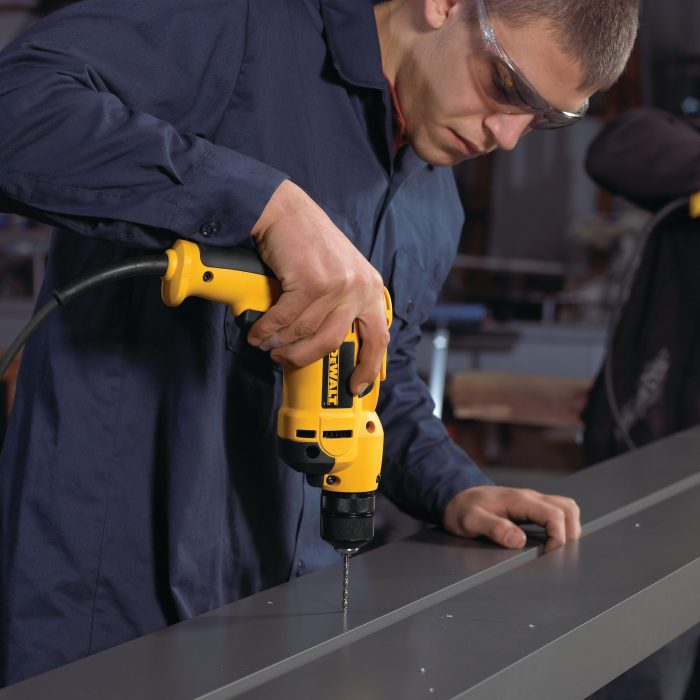 ⁦شنيور ديوالت 10 مم عادة 710 وات موديل - DEWALT  DWD112-B5⁩ - الصورة ⁦3⁩